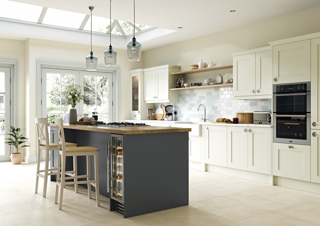 Georgia Porcelain and Graphite Kitchen